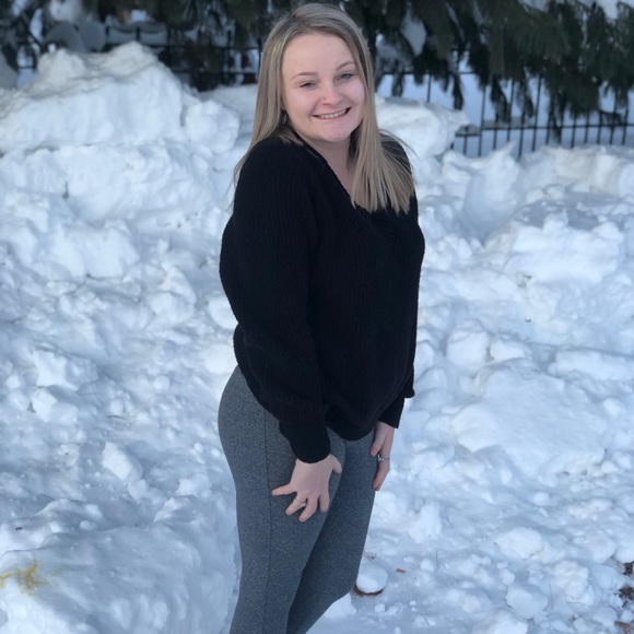 Meet your Posher, Hailey - Picture 1 of 1